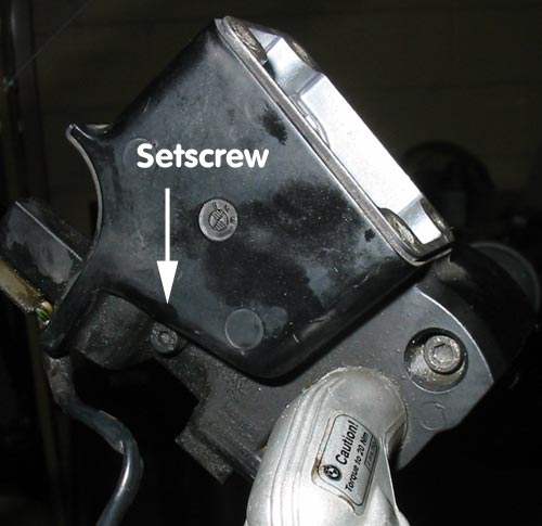 Piston retainer